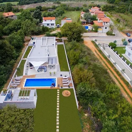 Maell With Private Pool *